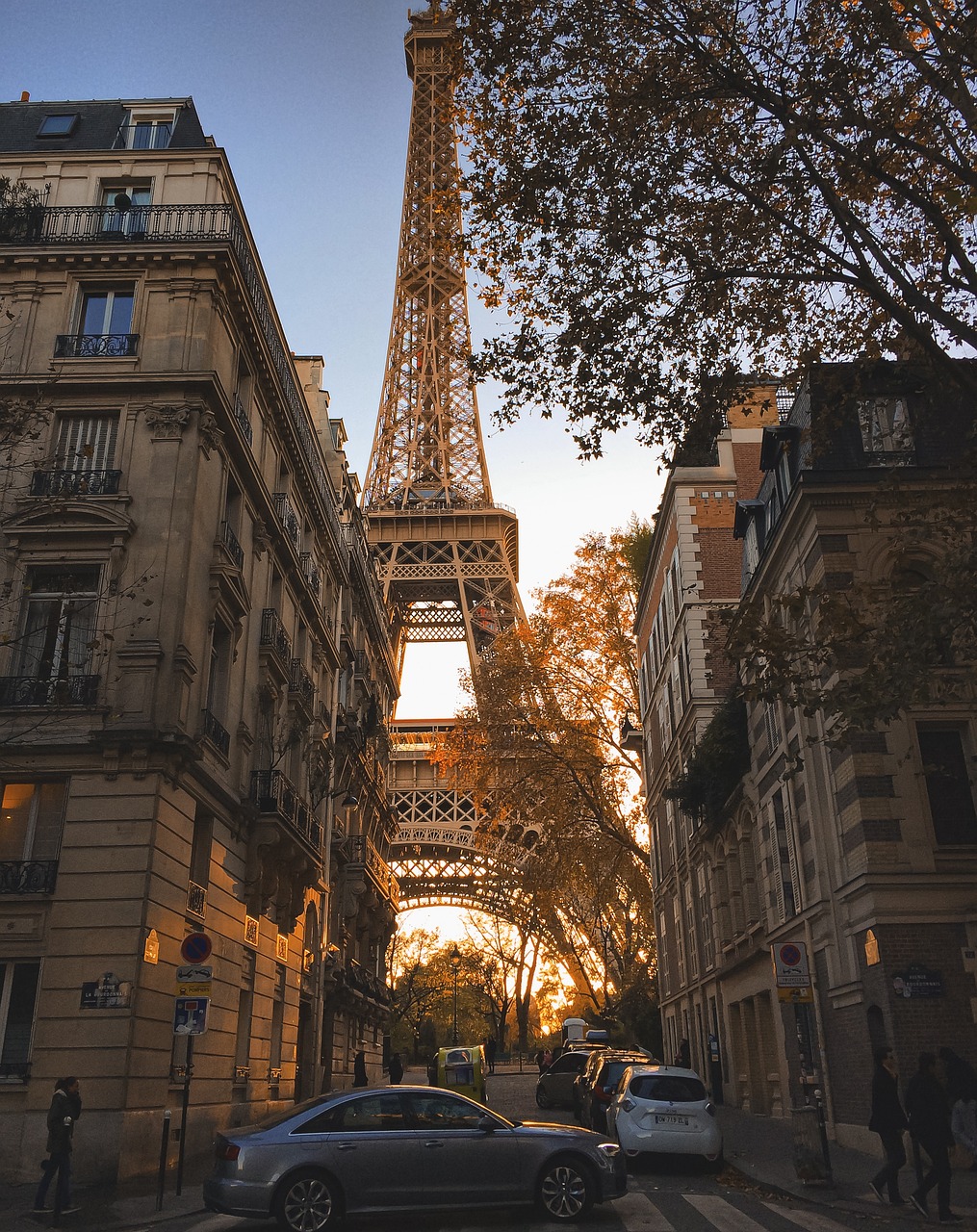 tower, eiffel tower, road-6521842.jpg